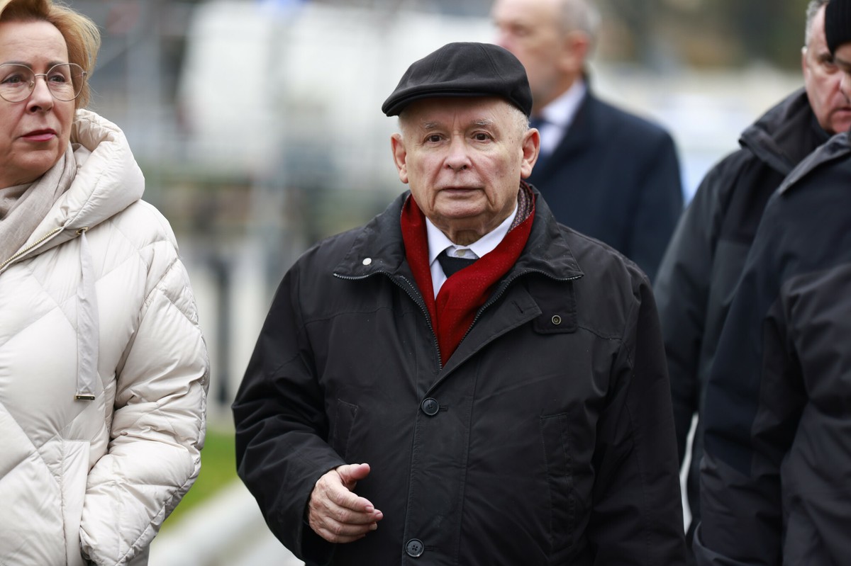 Jarosław Kaczyński przemawia podczas miesięcznicy. "Prawo w Polsce nie obowiązuje"