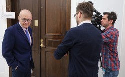 Kamiński poszedł w ślady Clintona. "To będzie mocna książka, osadzona w polskich realiach"