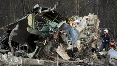 "Podłość", "ściema". Część rodzin smoleńskich krytykuje pomysł na pomnik