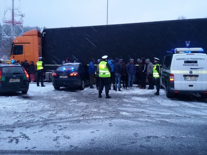 43 osoby w jednym busie