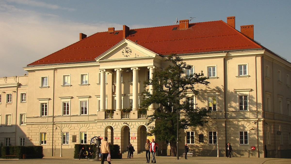 Kieleccy urzędnicy zdecydowali, że w tym roku w mieście nie będzie przeprowadzona akcja odkomarzania. Jak tłumaczą, związki chemiczne wykorzystywane do walki z owadami mogłyby zaszkodzić środowisku i wielu gatunkom innych owadów oraz ptaków.