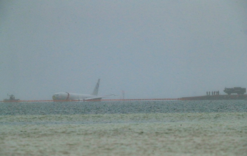 Avion sleteo u zaliv na Havajima