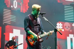 "Polska pękła na pół". Organek prezentuje nagranie "Pogo"