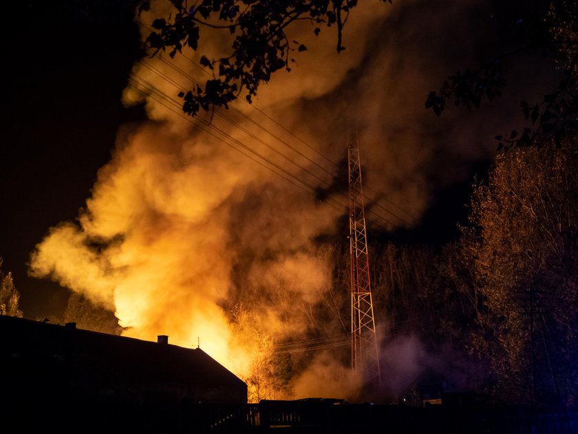 Pożar dwóch składowisk odpadów w Grabowie pod Łęczycą