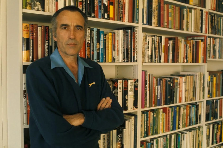 Misteriozni gospodin plemićkog porekla sa 12.000 okultnih knjiga