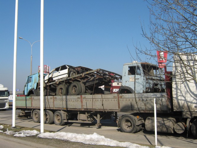 Czteropiętrowa ciężarówka