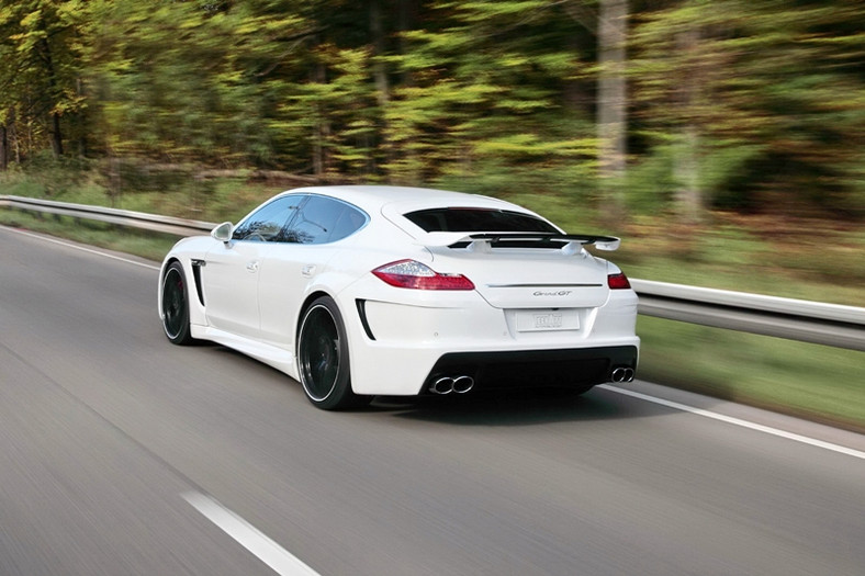 Porsche Panamera w wersji „Brak mi gustu”