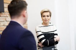 Maciej Kurzajewski przechodzi do Polsatu. Była żona komentuje. 'Szkoda Maćka'