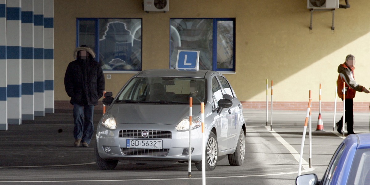 Ministerstwo Infrastruktury pracuje nad uruchomieniem kursów reedukacyjnych, dla tych, którzy "zdobyli" dopuszczalny komplet 24 punktów karnych i utracili prawo jazdy. 