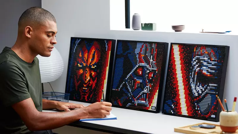 W zestawie LEGO Art Star Wars możemy ułożyć wizerunek Darth Maula, Darth Vadera i Kylo Rena, fot. LEGO