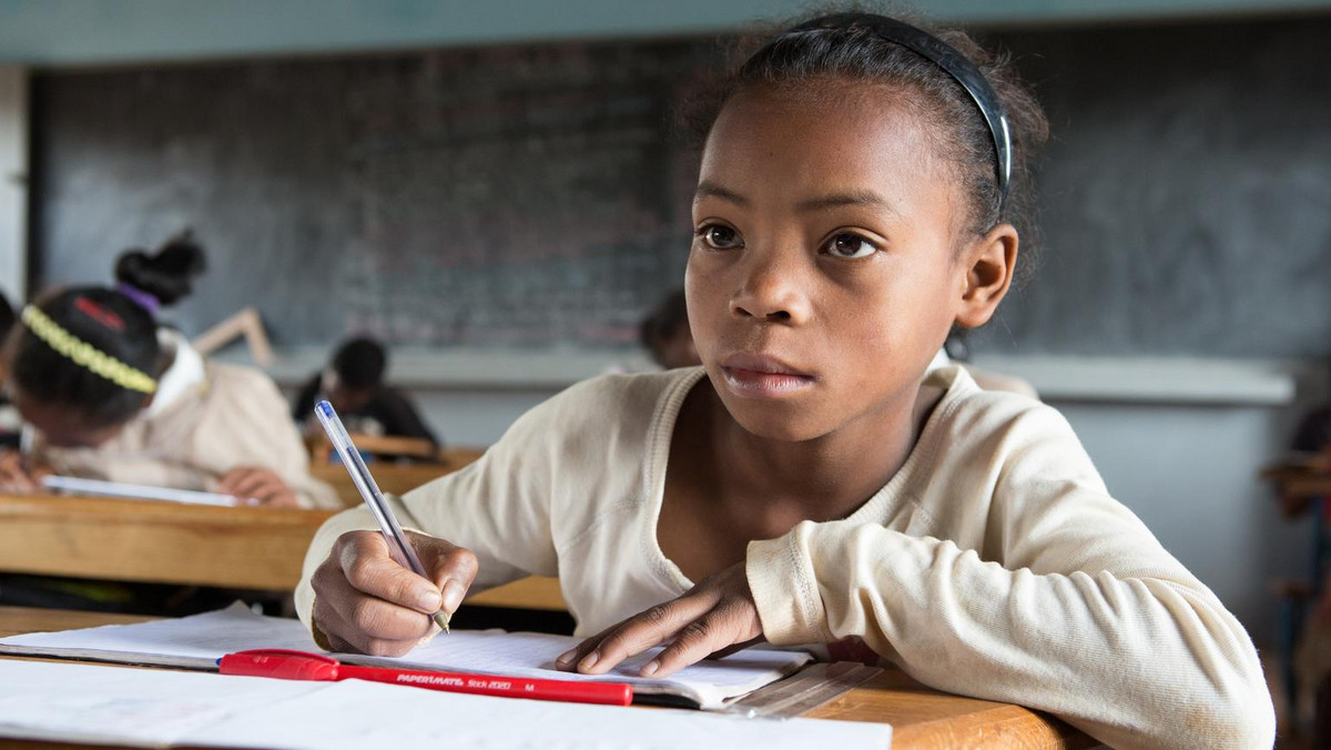 Wkrótce minie 10 lat współpracy biura podróży ITAKA i UNICEF Polska. Dzięki wspólnym działaniom do tej pory udało się poprawić sytuację tysięcy dzieci w wielu krajach świata. Dziś stawiamy przed sobą nowe wyzwanie: budowa szkoły na Madagaskarze.