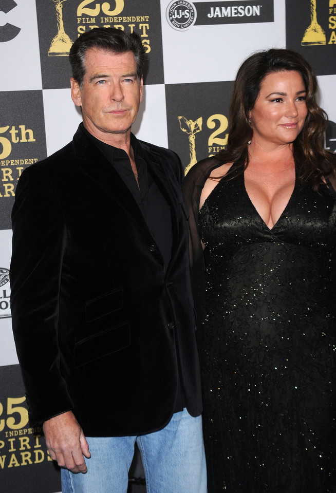 Pierce Brosnan i Keely Shaye Smith