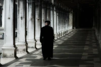 Mroczne tajemnice domów księży emerytów. "Połowa to bardzo młodzi księża"