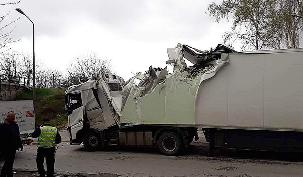 Prošle godine do avgusta sedam kamiona se isto zabilo pod podvožnjak u Lošinjskoj ulici