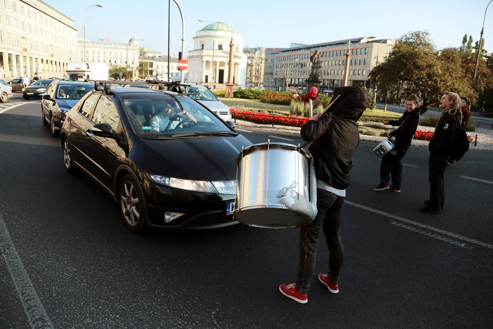 Dramat w centrum Warszawy. Blokują eksmisję inwalidki z synem