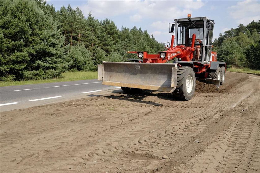 Zwężają drogi, zamiast je budować!