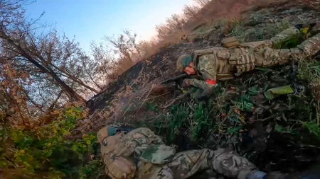 Ushtarët rusë që luftojnë me forcat ukrainase në rrethin Sudzhansky të Kursk më 7 nëntor