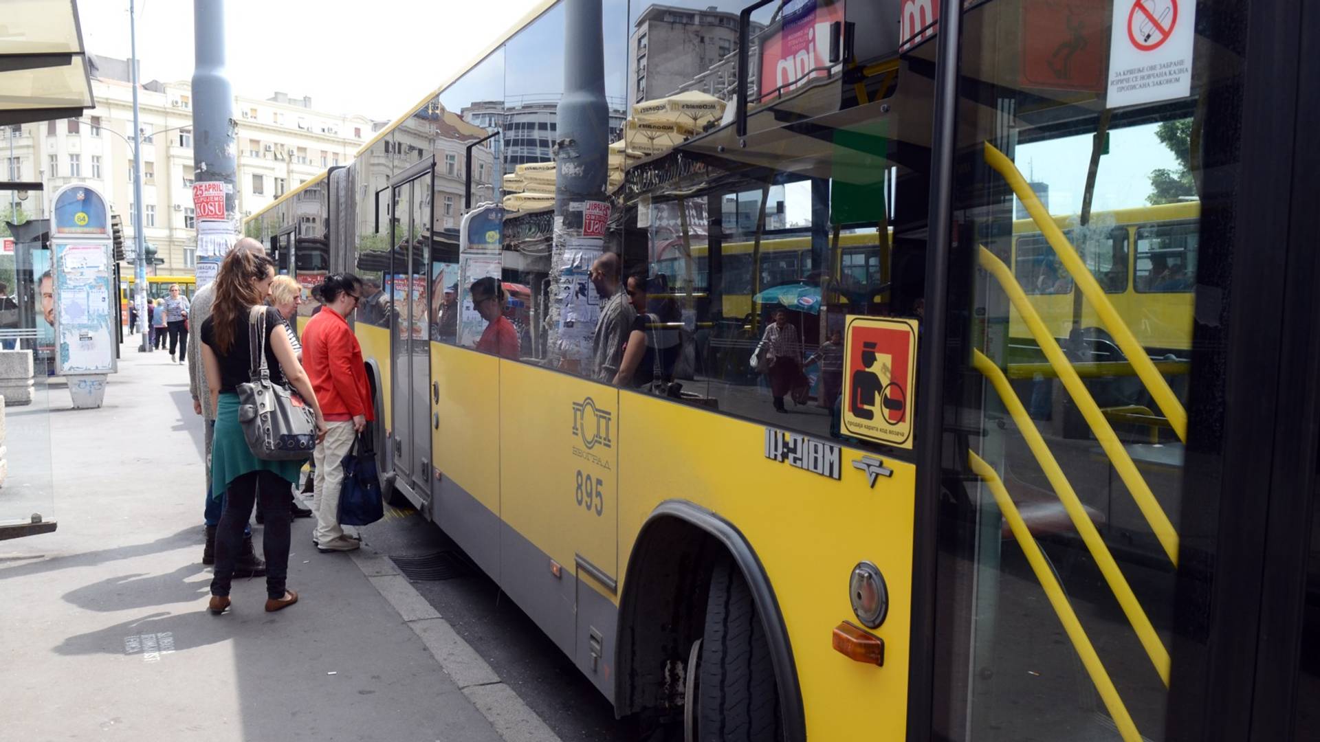 Na autobuskoj stanici u Novom Sadu možete da zaigrate valcer