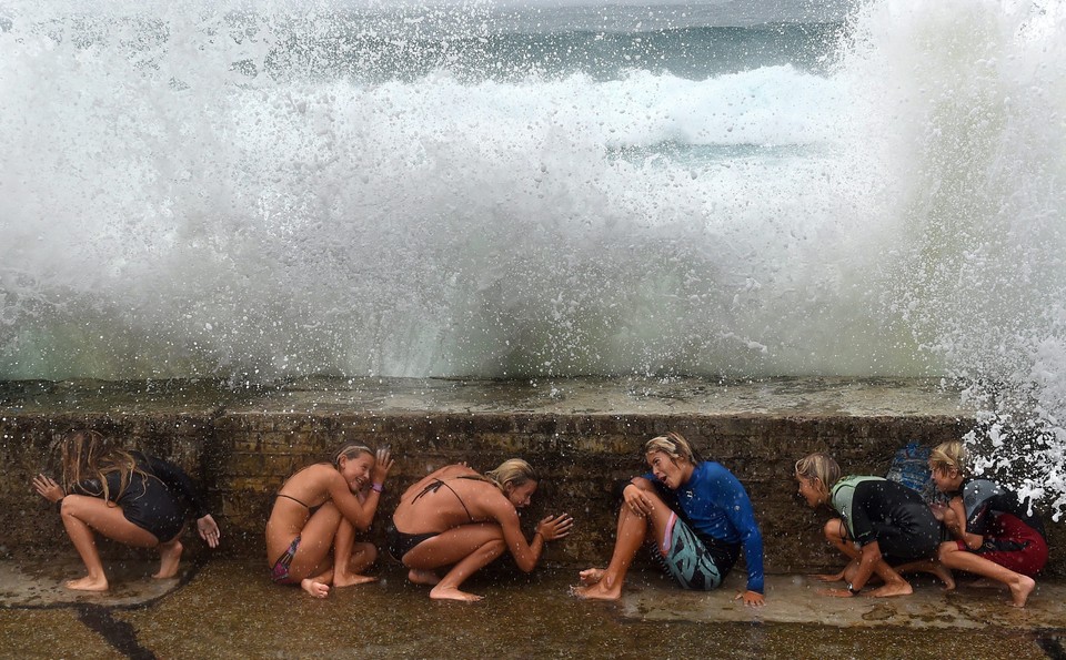 epaselect AUSTRALIA CYCLONE MARCIA (Cyclone Marcia hits Queensland)