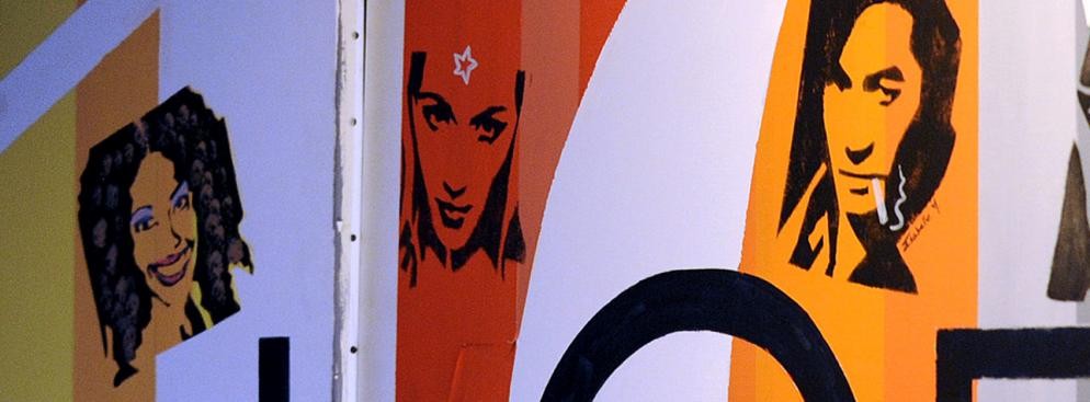 5. Liliane Bettencourt – według Forbesa najbogatsza Europejka. Jest głównym udziałowcem koncernu i córką założyciela L’Oreal. Osiemdziesięciodziewięcioletnia miliarderka z powodu zaburzeń psychicznych została ubezwłasnowolniona. Jej majątek wynosi 24 mld dolarów.