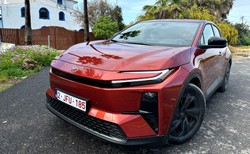 Nowy SUV Toyoty hitem w Polsce. Ma 224 KM i sprzedaje się w ciemno