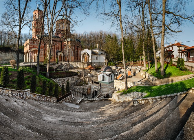 Manastir Đunis