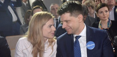 Joanna Schmidt i Ryszard Petru kryją się w gniazdku nad Wisłą