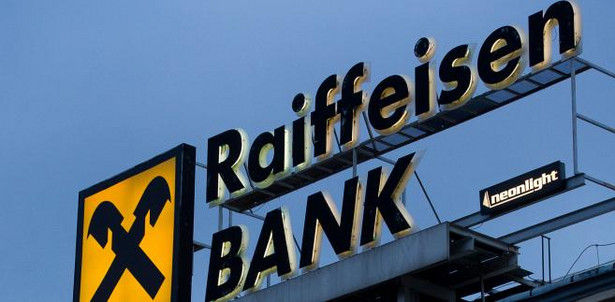 Raiffeisen Bank International kupił 70 proc. udziałów w Polbanku za 460 mln euro.