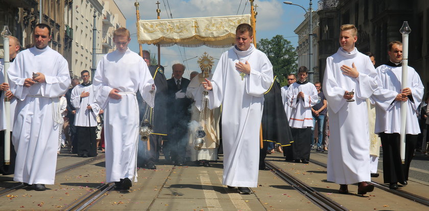 Obchody Bożego Ciała w Łodzi. Liczne procesje na ulicach