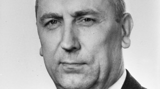 Władzo, pomóż. Paradoks PRL: Rządzący i rządzeni na co dzień żyć bez siebie nie mogli