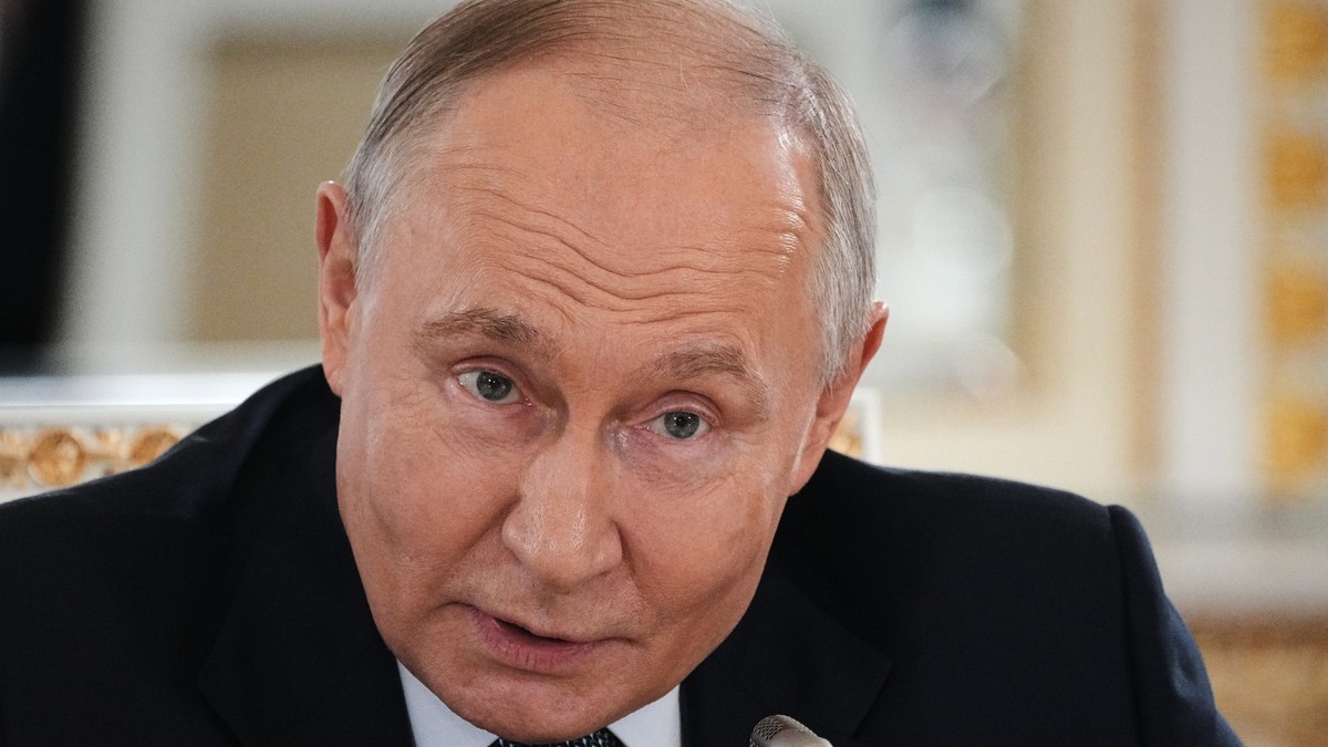 Vladimir Putin u razgovoru sa rukovodiocima vodećih međunarodnih novinskih agencija na marginama Međunarodnog ekonomskog foruma u Sankt Peterburgu