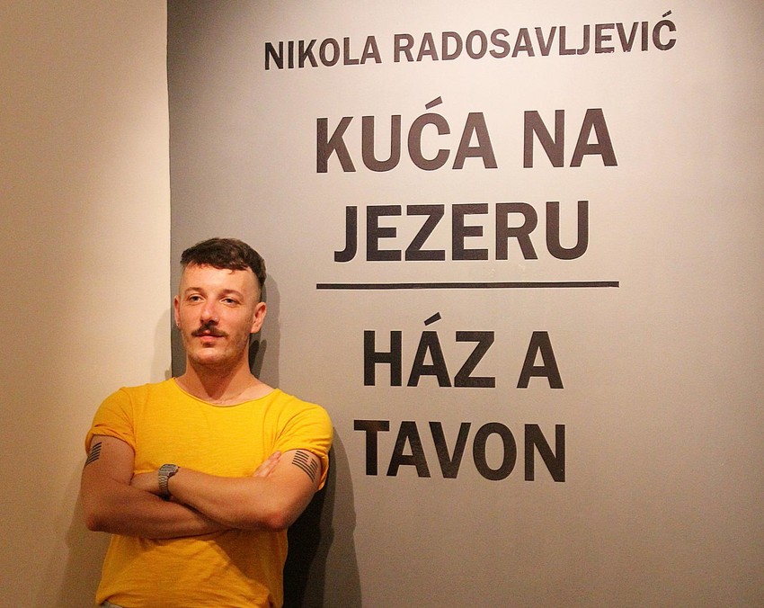 Sa otvaranja izložbe Nikole Radosavljevića