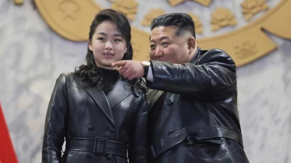 Kim Džu Ae je u više prilika nosila kožne jakne | Foto: EPA
