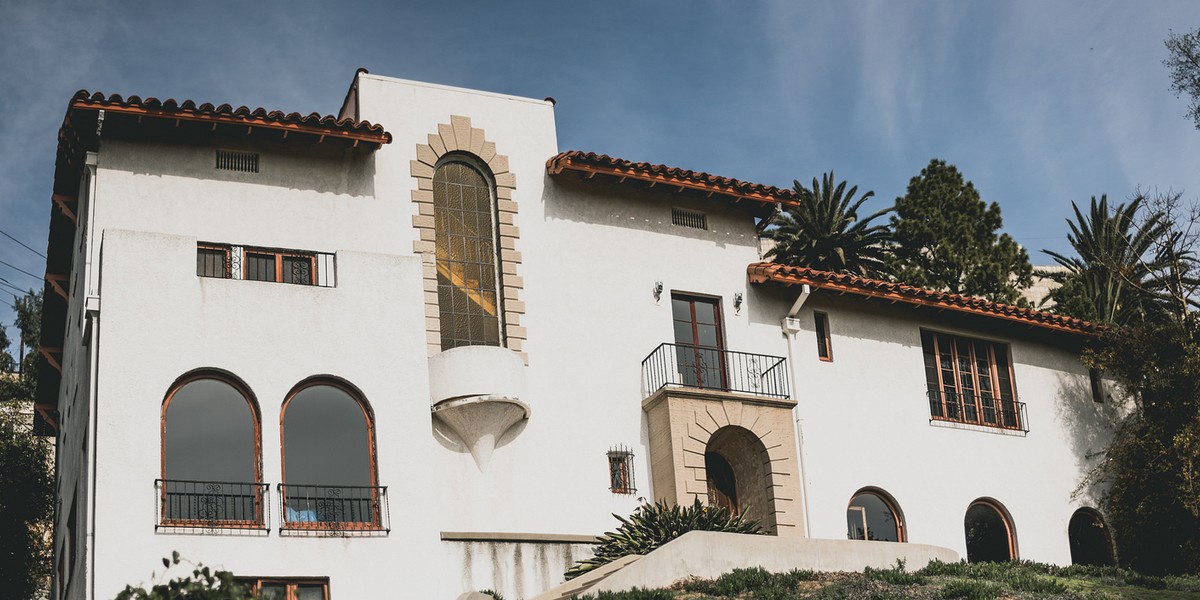 The front of the Los Feliz murder house.