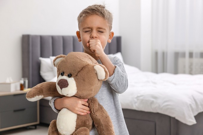 Mit adjunk köhögésre gyerekeknek? Az orvos válaszol