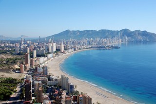 Polacy boją się uchodźców. I wakacje spędzają w Polsce