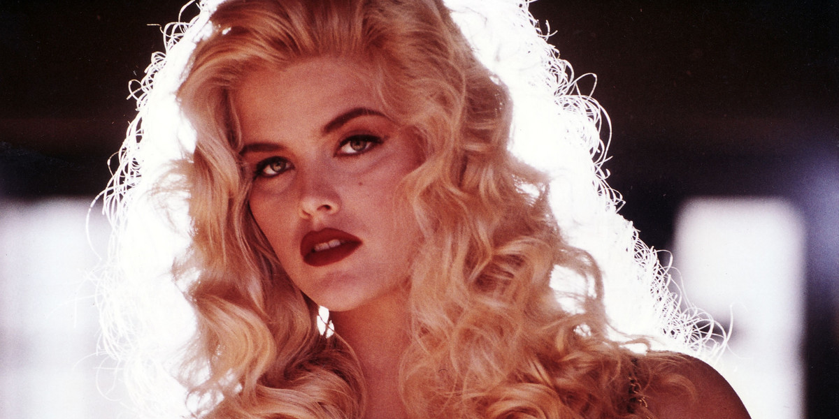 Anna Nicole Smith: poślubiła sparaliżowanego miliardera dla pieniędzy czy miłości?