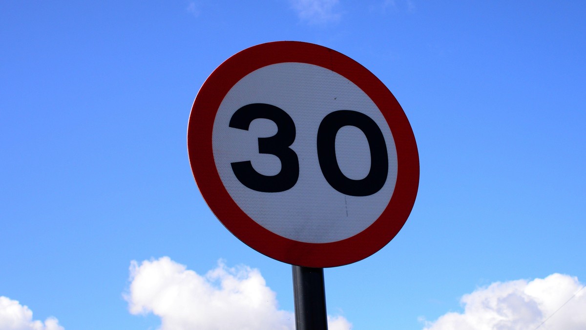 Ograničenje brzine 30 na sat