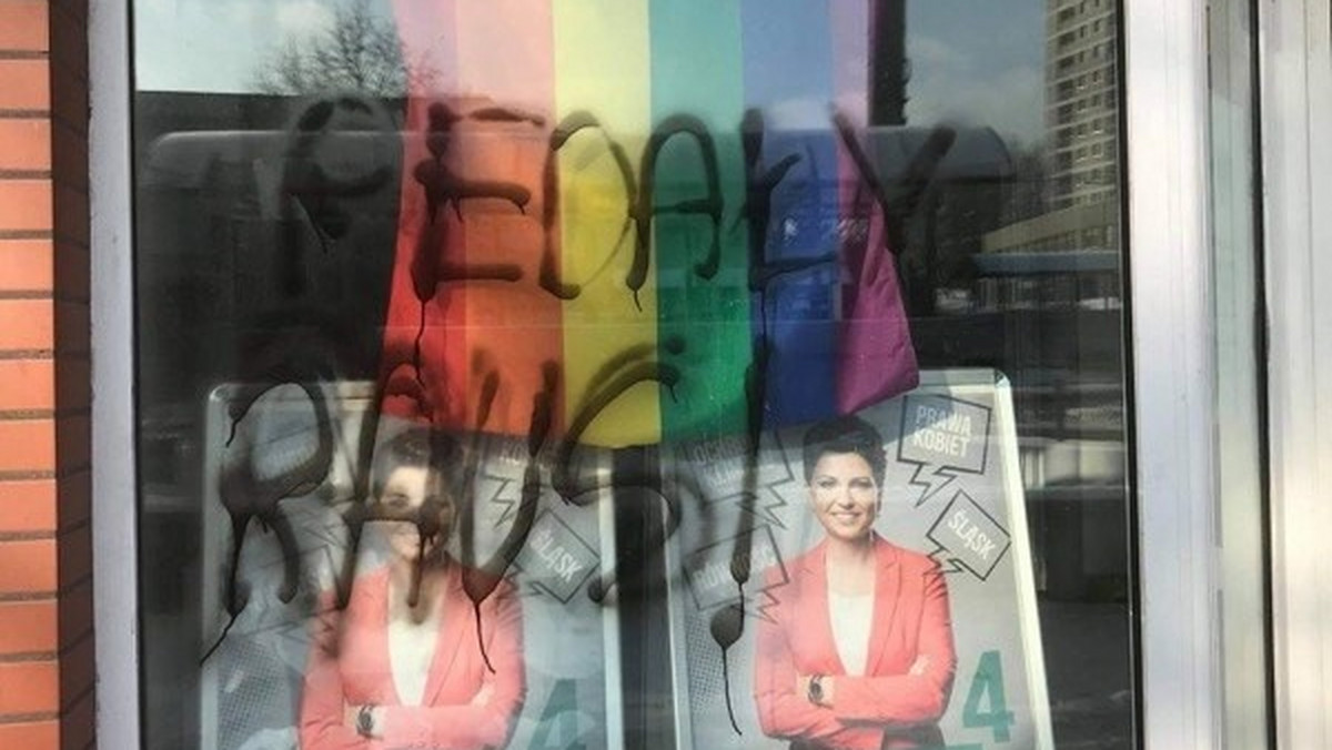 Katowice: homofobiczny atak na biuro poselskie