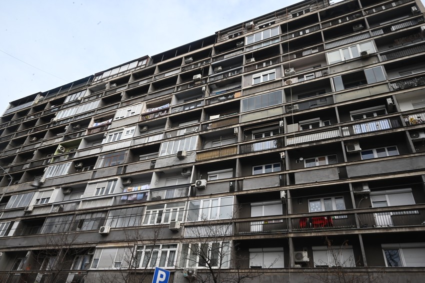 Ovo je zgrada sa koje je skočio M. M.