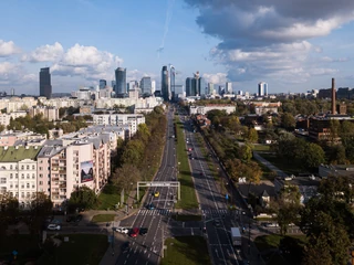 Pandemia koronawirusa nie wpłynęła na spadek cen mieszkań w Warszawie. Wprost przeciwnie - tak wynika z danych Morizon.pl. Najbardziej podrożały w minionym roku mieszkania 2-pokojowe.