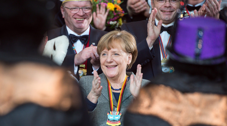 Itt még felhőtlen volt Angela Merkel öröme / Fotó: MTI/EPA