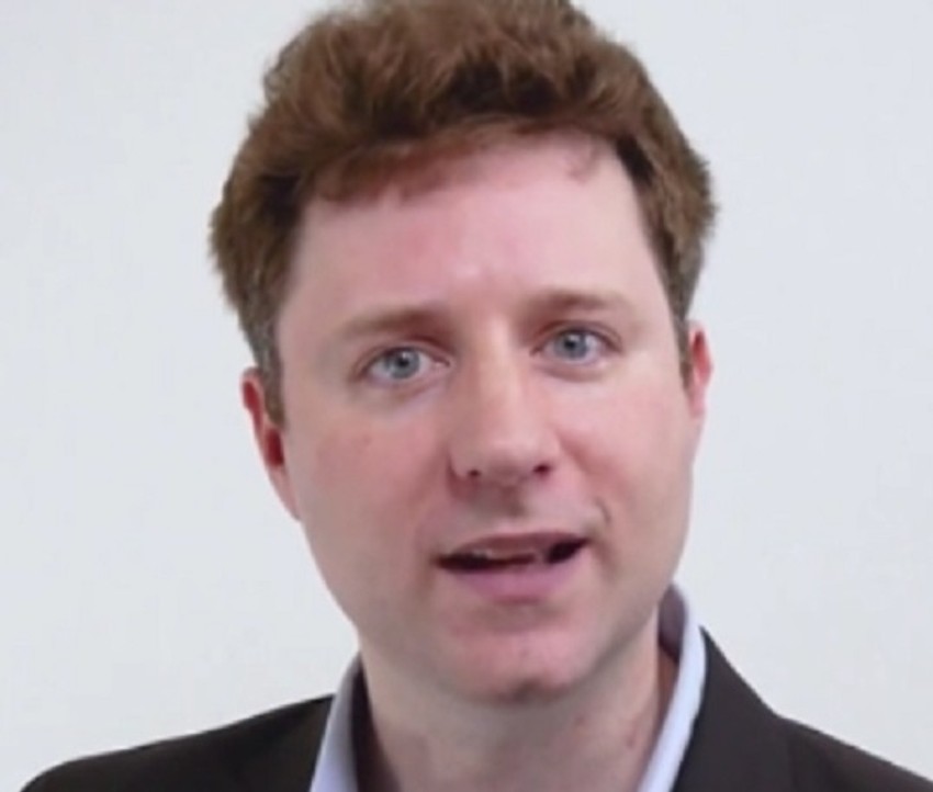 Bio je vezan za krevet 22 sata dnevno, a danas putuje i drži govore