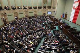 Sejm: Agenda obrad obejmuje kwestie CPK, emerytur stażowych i pomocy obywatelom Ukrainy