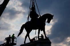 Zdemontowano jeden z największych pomników na cześć Konfederacji w USA