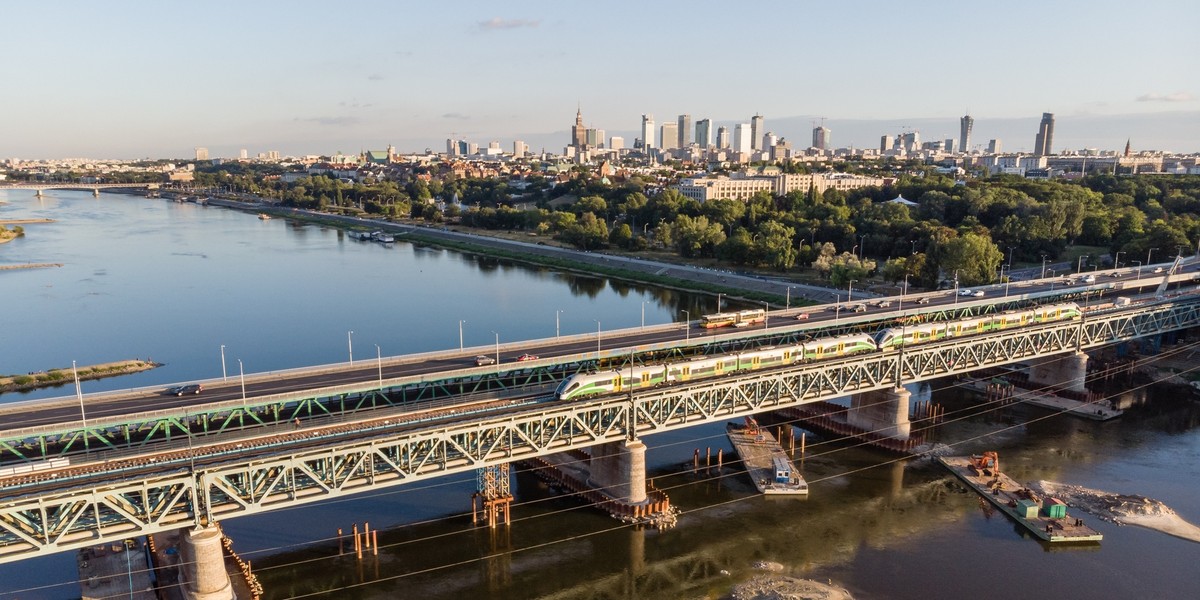 Rekordowo niski stan wody w Wiśle. Rząd zamierza przygotować kompleksowy plan walki z suszą i zadbać o odpowiednią retencję wody.