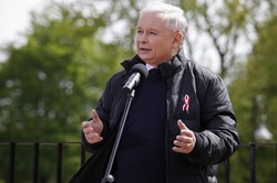 Kaczyński: Niezależność energetyczna Polski możliwa bez UE