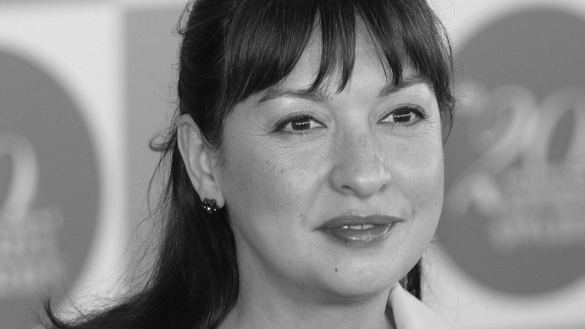 Elizabeth Pena, aktorka znana z serialu "Współczesna rodzina" i przeboju "La Bamba", zmarła we wtorek 14 października. Informację tę potwierdził bratanek gwiazdy. Przyczyny śmierci aktorki nie są znane.