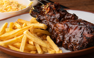 Marynata Do Zeberek A La Gessler Z Cola Ketchupem I Whisky Ciagnaca Sie Lekko Chrupiaca Glazura