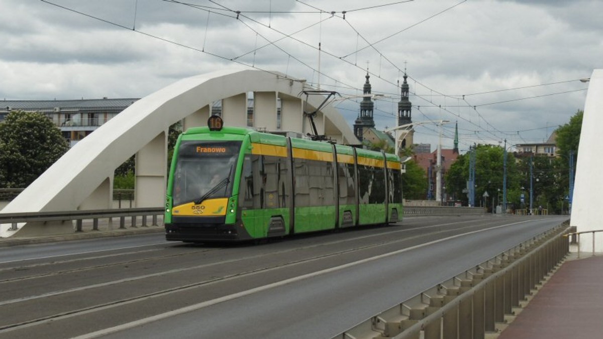 Bilet Metropolitalny uprawnia do tańszych przejazdów komunikacją miejską w Poznaniu i okolicznych gminach, jednak by móc z niego skorzystać pasażerowie powinni w punkcie ZTM zaktualizować swoją ulgę najpóźniej do końca września.